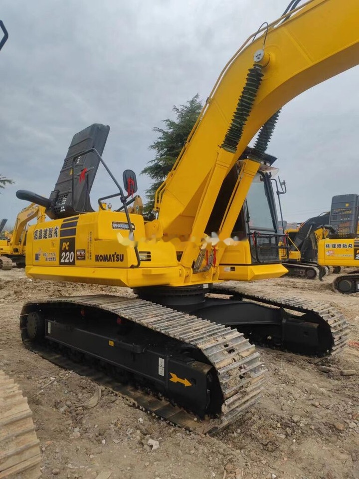 Komatsu PC220-8 - Telakaivukone: kuva Komatsu PC220-8 - Telakaivukone Komatsu PC220-8 - Telakaivukone: kuva Komatsu PC220-8 - Telakaivukone