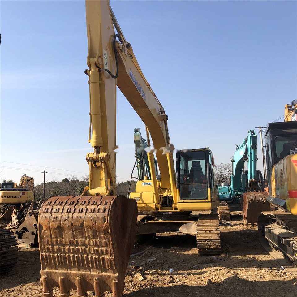 Komatsu PC220 - Telakaivukone: kuva Komatsu PC220 - Telakaivukone Komatsu PC220 - Telakaivukone: kuva Komatsu PC220 - Telakaivukone