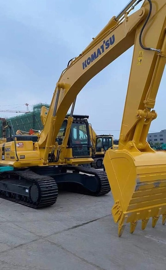 Komatsu PC300 - Telakaivukone: kuva Komatsu PC300 - Telakaivukone Komatsu PC300 - Telakaivukone: kuva Komatsu PC300 - Telakaivukone