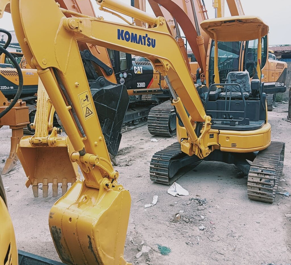 Komatsu PC30MR - Minikuormaaja: kuva Komatsu PC30MR - Minikuormaaja Komatsu PC30MR - Minikuormaaja: kuva Komatsu PC30MR - Minikuormaaja