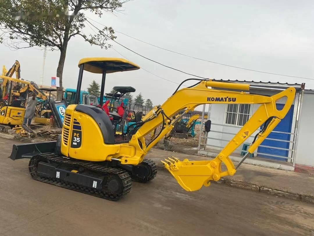Komatsu PC35 - Minikuormaaja: kuva Komatsu PC35 - Minikuormaaja Komatsu PC35 - Minikuormaaja: kuva Komatsu PC35 - Minikuormaaja