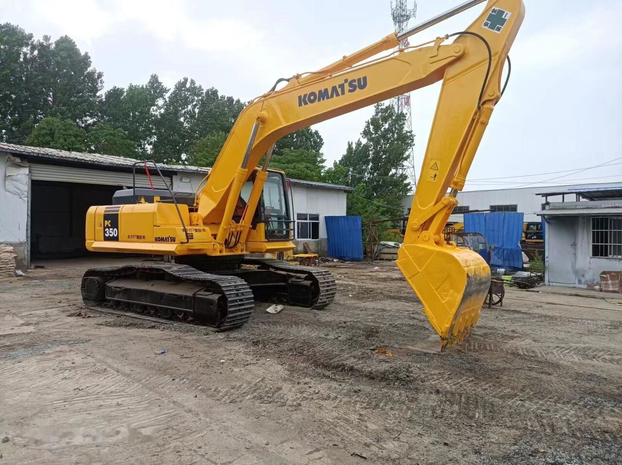 Komatsu PC350-7 - Telakaivukone: kuva Komatsu PC350-7 - Telakaivukone Komatsu PC350-7 - Telakaivukone: kuva Komatsu PC350-7 - Telakaivukone