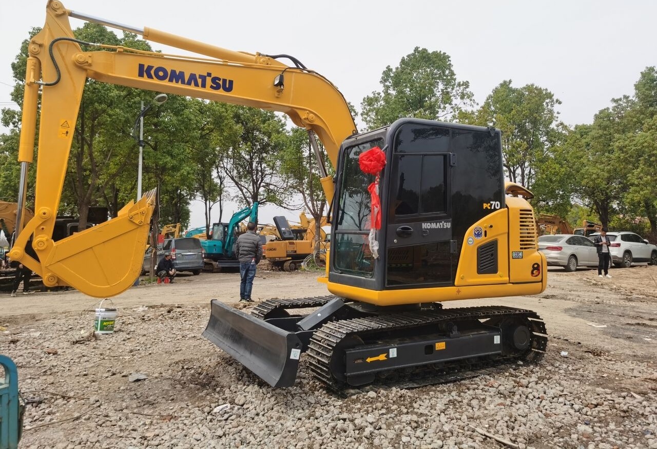 Komatsu PC70-8 - Telakaivukone: kuva Komatsu PC70-8 - Telakaivukone Komatsu PC70-8 - Telakaivukone: kuva Komatsu PC70-8 - Telakaivukone