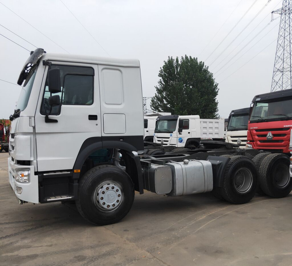 Howo 371 - Vetopöytäauto: kuva Howo 371 - Vetopöytäauto Howo 371 - Vetopöytäauto: kuva Howo 371 - Vetopöytäauto