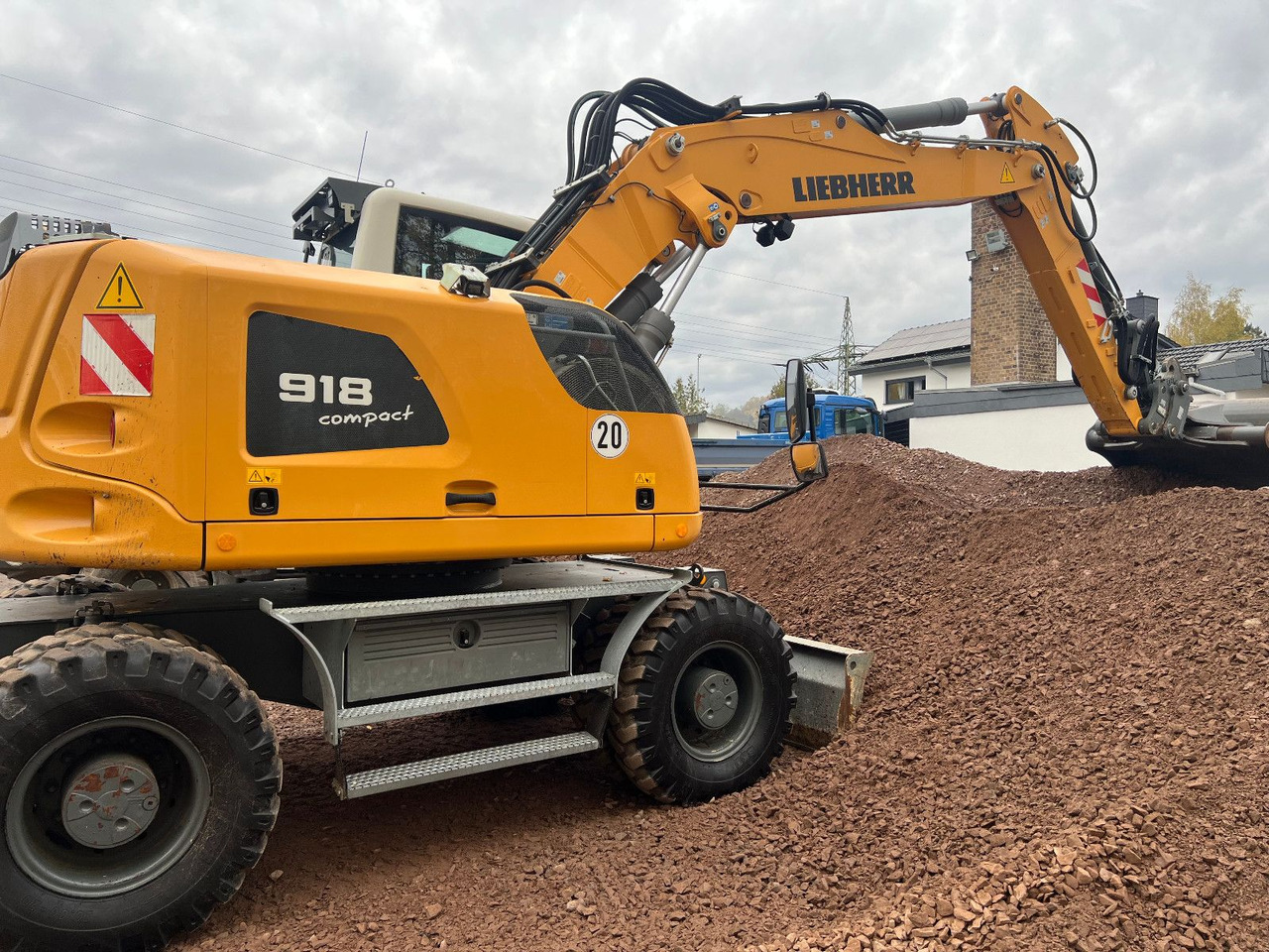 Liebherr A 918 Compact SW 48 Likufix - Pyöräalustainen kaivinkone: kuva Liebherr A 918 Compact SW 48 Likufix - Pyöräalustainen kaivinkone Liebherr A 918 Compact SW 48 Likufix - Pyöräalustainen kaivinkone: kuva Liebherr A 918 Compact SW 48 Likufix - Pyöräalustainen kaivinkone