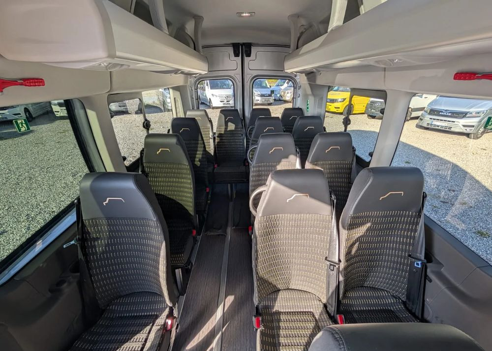 Uusi Minibussi, Pikkubussi Ford Transit: kuva Uusi Minibussi, Pikkubussi Ford Transit
