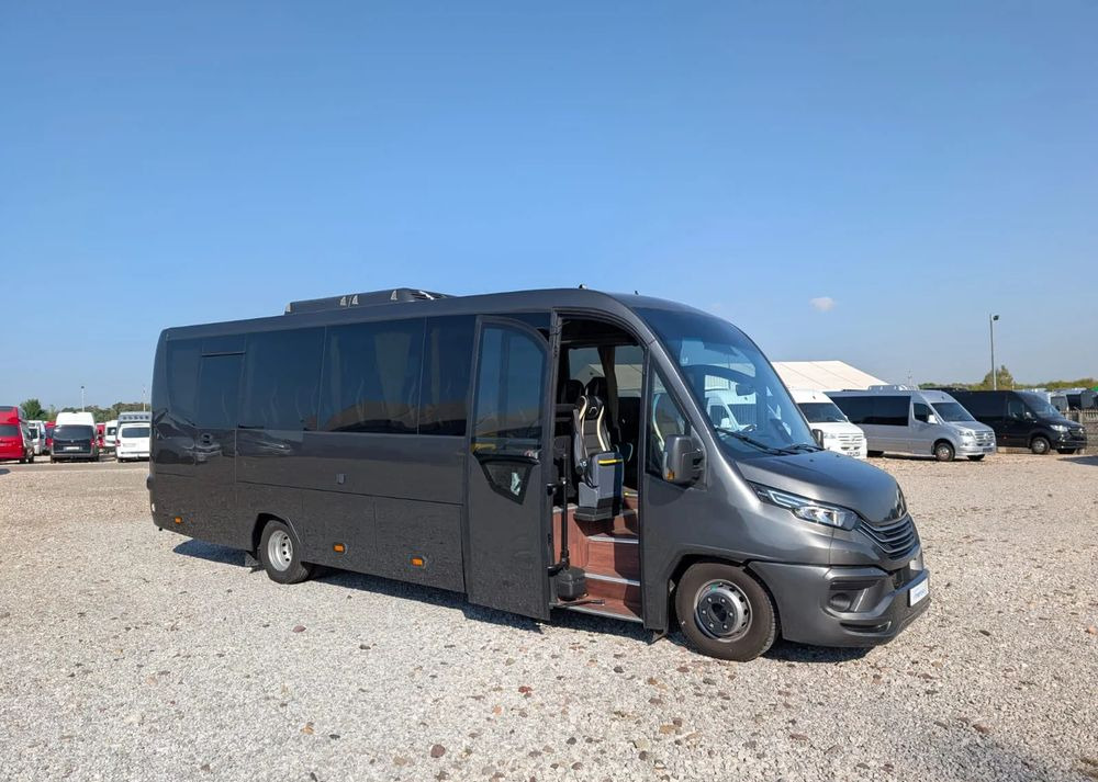 Iveco Daily 70C21 - Minibussi, Pikkubussi: kuva Iveco Daily 70C21 - Minibussi, Pikkubussi Iveco Daily 70C21 - Minibussi, Pikkubussi: kuva Iveco Daily 70C21 - Minibussi, Pikkubussi
