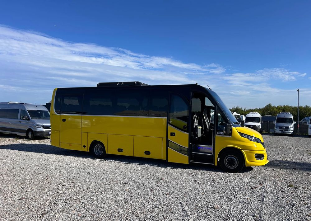 Iveco Daily - Minibussi, Pikkubussi: kuva  Iveco Daily - Minibussi, Pikkubussi Iveco Daily - Minibussi, Pikkubussi: kuva  Iveco Daily - Minibussi, Pikkubussi