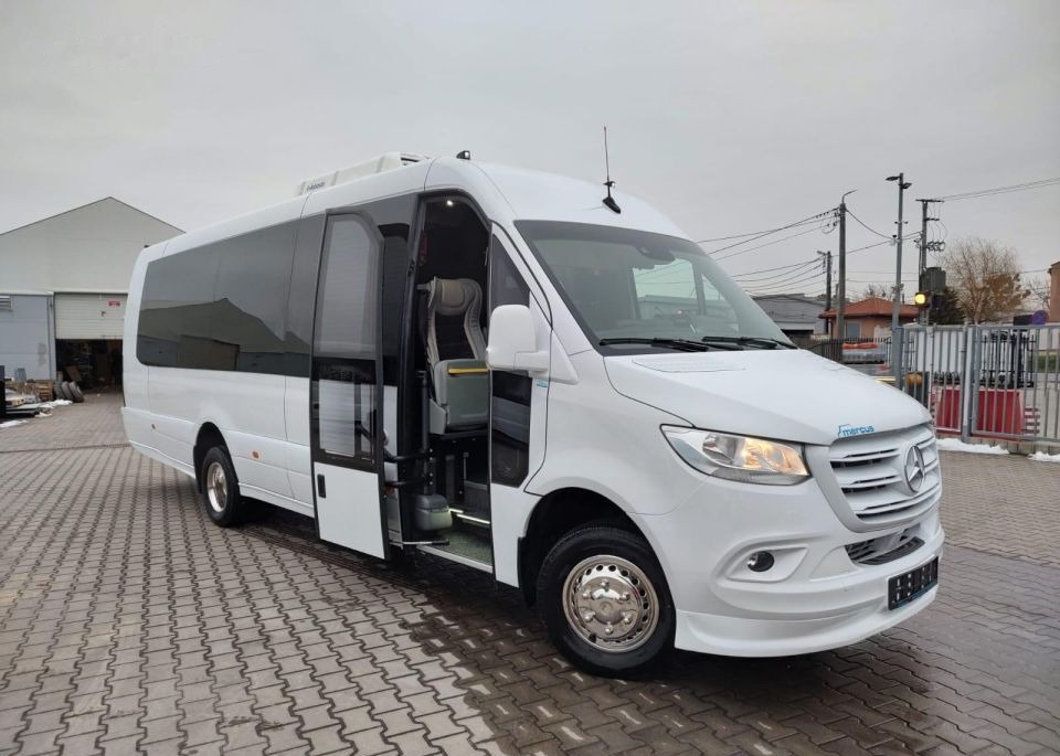 Mercedes-Benz Sprinter 519 - Minibussi, Pikkubussi: kuva Mercedes-Benz Sprinter 519 - Minibussi, Pikkubussi Mercedes-Benz Sprinter 519 - Minibussi, Pikkubussi: kuva Mercedes-Benz Sprinter 519 - Minibussi, Pikkubussi