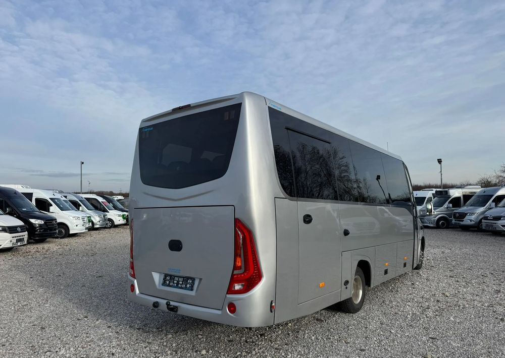 Mercedes-Benz Sprinter 519 - Minibussi, Pikkubussi: kuva Mercedes-Benz Sprinter 519 - Minibussi, Pikkubussi Mercedes-Benz Sprinter 519 - Minibussi, Pikkubussi: kuva Mercedes-Benz Sprinter 519 - Minibussi, Pikkubussi