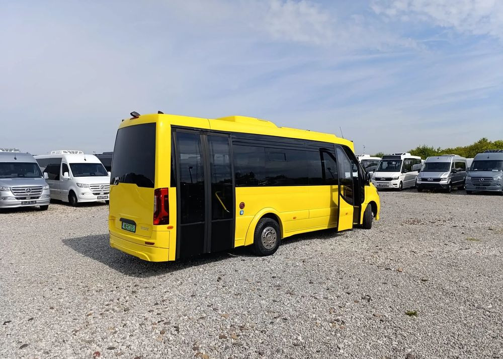 Mercedes-Benz eSprinter - Minibussi, Sähköbussi: kuva Mercedes-Benz eSprinter - Minibussi, Sähköbussi Mercedes-Benz eSprinter - Minibussi, Sähköbussi: kuva Mercedes-Benz eSprinter - Minibussi, Sähköbussi