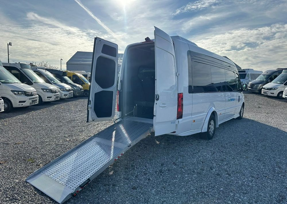 Mercedes-Benz eSprinter - Minibussi, Sähköbussi: kuva  Mercedes-Benz eSprinter - Minibussi, Sähköbussi Mercedes-Benz eSprinter - Minibussi, Sähköbussi: kuva  Mercedes-Benz eSprinter - Minibussi, Sähköbussi