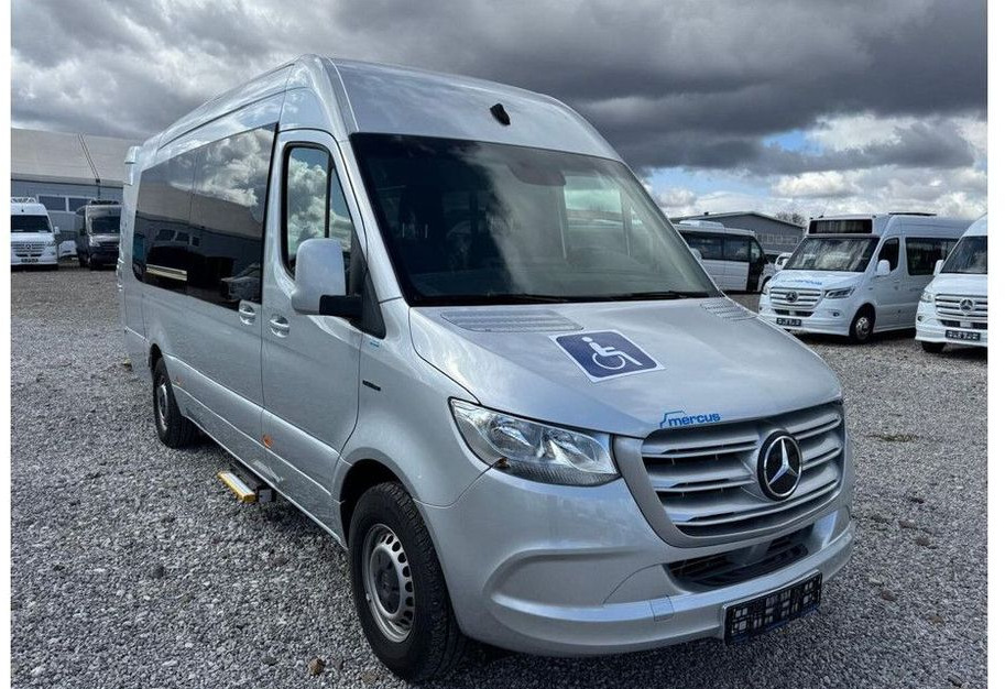 Mercedes-Benz eSprinter - Minibussi, Sähköbussi: kuva  Mercedes-Benz eSprinter - Minibussi, Sähköbussi Mercedes-Benz eSprinter - Minibussi, Sähköbussi: kuva  Mercedes-Benz eSprinter - Minibussi, Sähköbussi