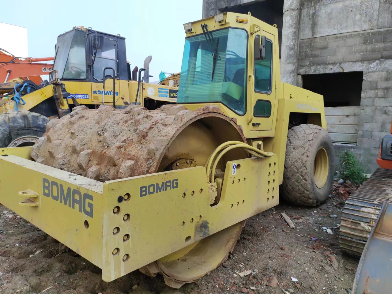 BOMAG BW 217D-2 - Tiivistyskone: kuva BOMAG BW 217D-2 - Tiivistyskone BOMAG BW 217D-2 - Tiivistyskone: kuva BOMAG BW 217D-2 - Tiivistyskone