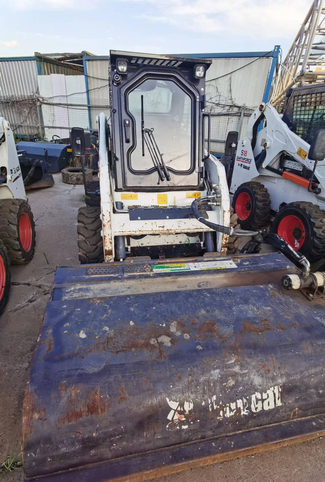 Bobcat S16 - Liukuohjattu kuormaaja: kuva Bobcat S16 - Liukuohjattu kuormaaja Bobcat S16 - Liukuohjattu kuormaaja: kuva Bobcat S16 - Liukuohjattu kuormaaja