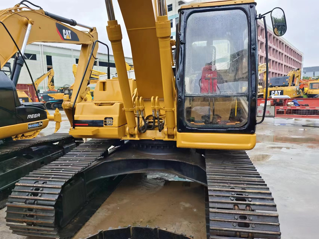 CATERPILLAR 320BL - Telakaivukone: kuva CATERPILLAR 320BL - Telakaivukone CATERPILLAR 320BL - Telakaivukone: kuva CATERPILLAR 320BL - Telakaivukone