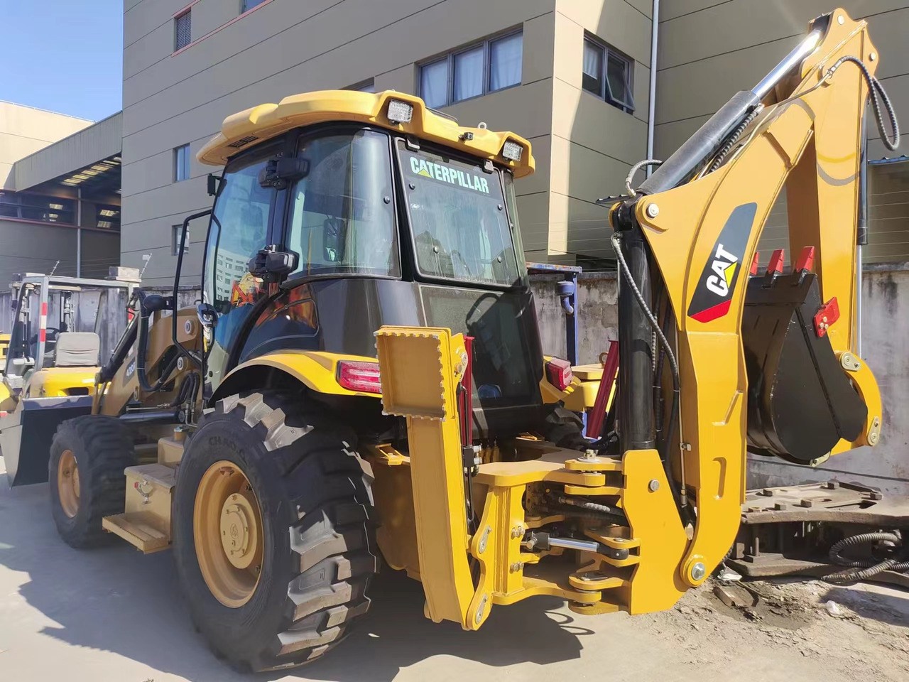 CATERPILLAR 420F - Kaivuri-trukki: kuva CATERPILLAR 420F - Kaivuri-trukki CATERPILLAR 420F - Kaivuri-trukki: kuva CATERPILLAR 420F - Kaivuri-trukki