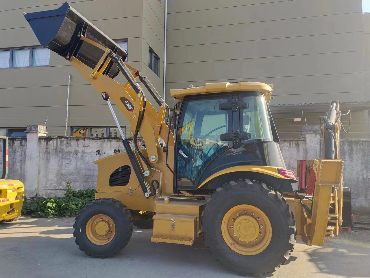 CATERPILLAR 420F - Kaivuri-trukki: kuva CATERPILLAR 420F - Kaivuri-trukki CATERPILLAR 420F - Kaivuri-trukki: kuva CATERPILLAR 420F - Kaivuri-trukki