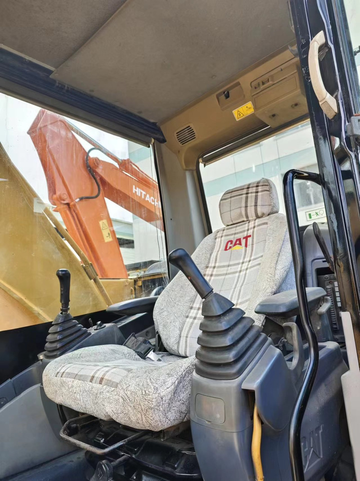 CATERPILLAR CAT 320D2 - Telakaivukone: kuva CATERPILLAR CAT 320D2 - Telakaivukone CATERPILLAR CAT 320D2 - Telakaivukone: kuva CATERPILLAR CAT 320D2 - Telakaivukone