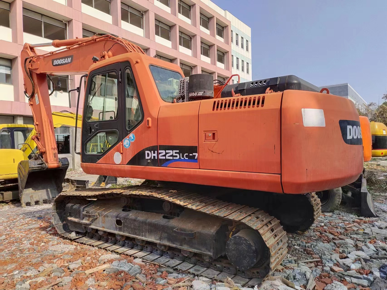 DOOSAN DH225LC-7 - Telakaivukone: kuva DOOSAN DH225LC-7 - Telakaivukone DOOSAN DH225LC-7 - Telakaivukone: kuva DOOSAN DH225LC-7 - Telakaivukone