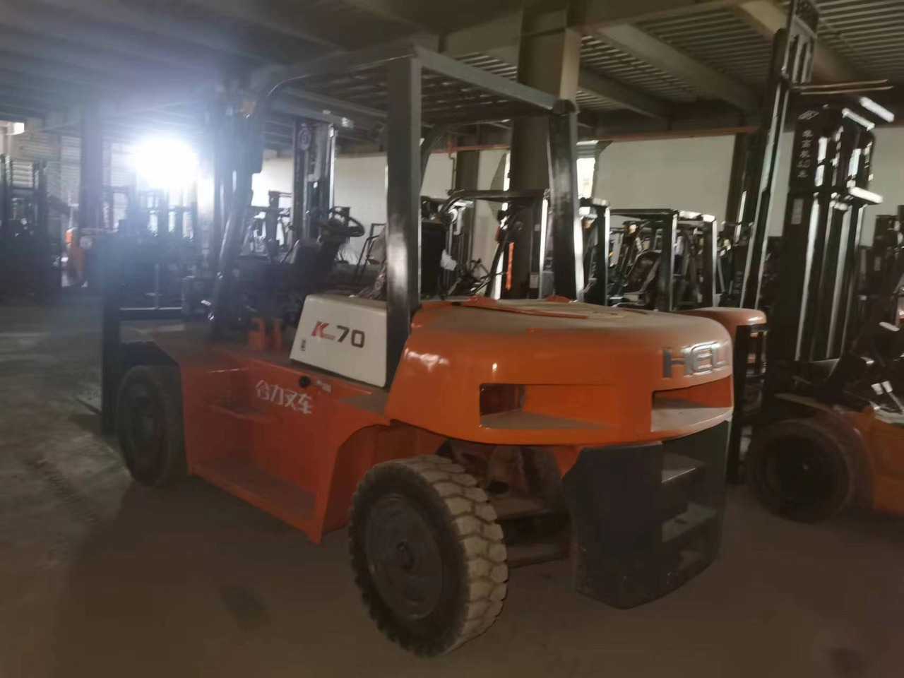 HELI 70 DIESEL FORKLIFT 7TON - Dieseltrukki: kuva HELI 70 DIESEL FORKLIFT 7TON - Dieseltrukki HELI 70 DIESEL FORKLIFT 7TON - Dieseltrukki: kuva HELI 70 DIESEL FORKLIFT 7TON - Dieseltrukki