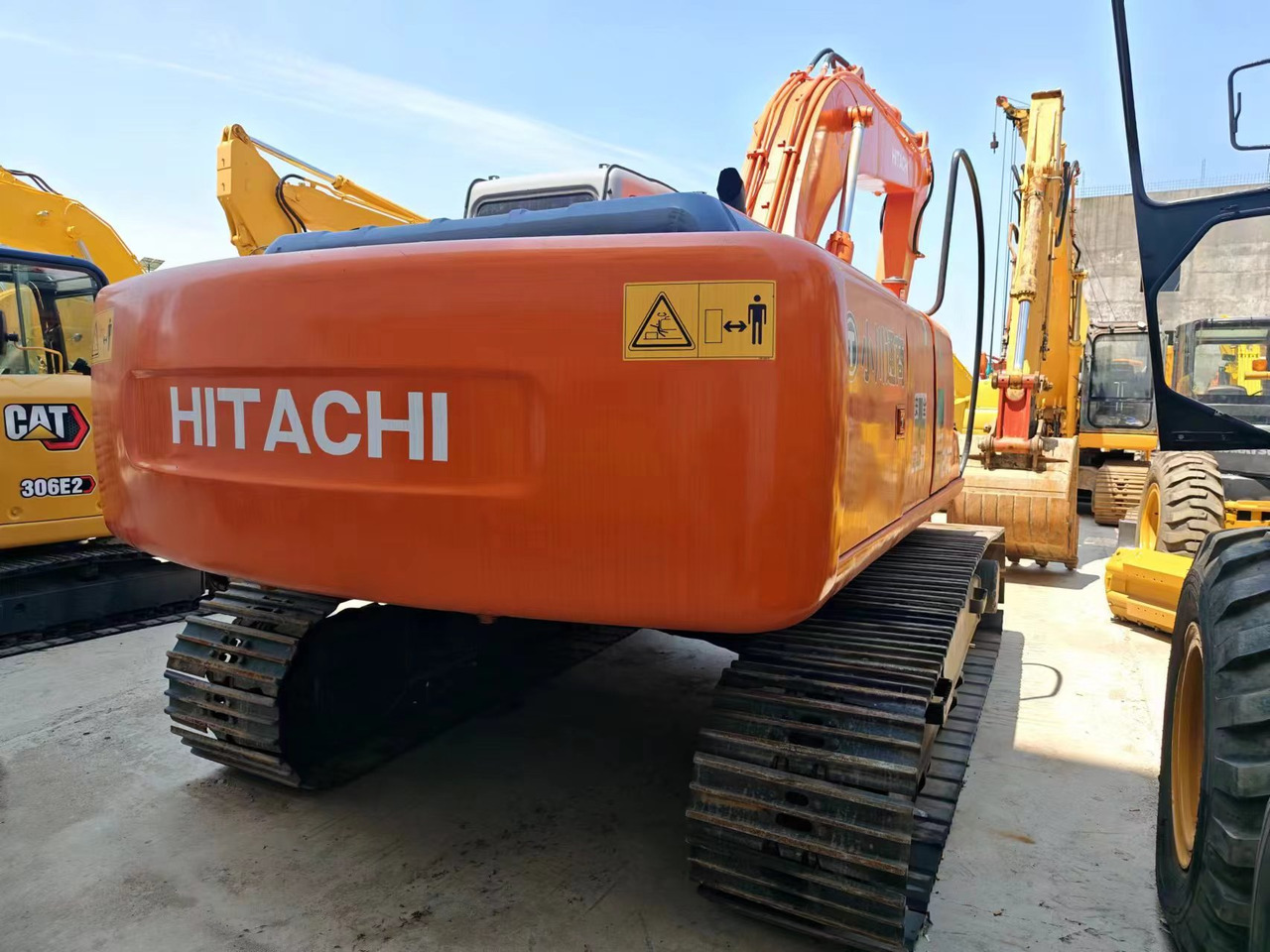 HITACHI EX200-5 - Telakaivukone: kuva HITACHI EX200-5 - Telakaivukone HITACHI EX200-5 - Telakaivukone: kuva HITACHI EX200-5 - Telakaivukone