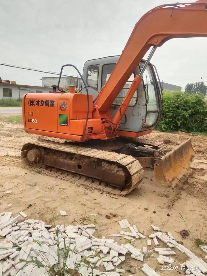 HITACHI EX60-5 - Minikuormaaja: kuva HITACHI EX60-5 - Minikuormaaja HITACHI EX60-5 - Minikuormaaja: kuva HITACHI EX60-5 - Minikuormaaja
