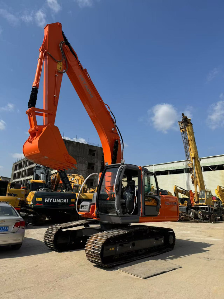 HITACHI ZX200 - Telakaivukone: kuva HITACHI ZX200 - Telakaivukone HITACHI ZX200 - Telakaivukone: kuva HITACHI ZX200 - Telakaivukone