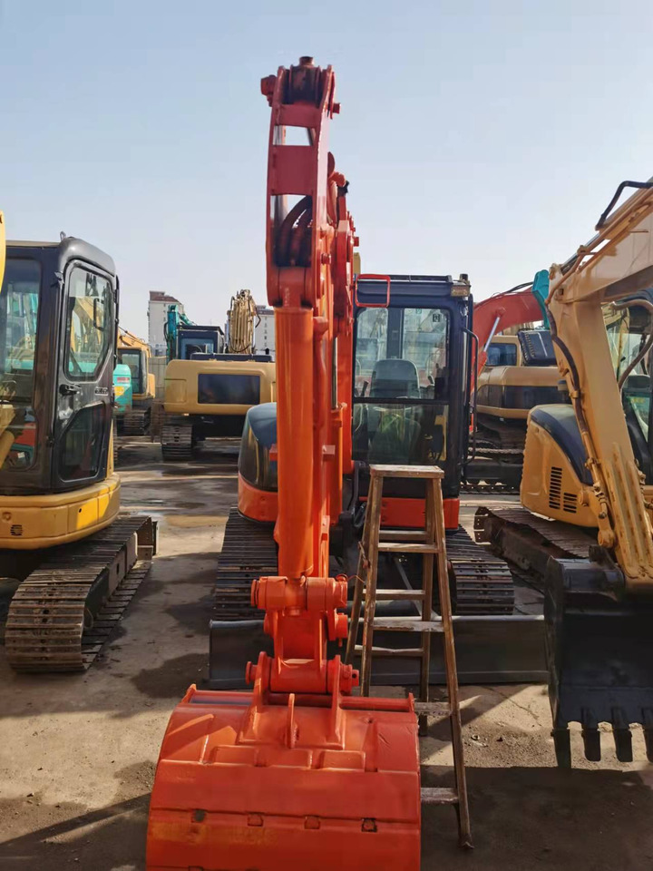 HITACHI ZX55 - Minikuormaaja: kuva HITACHI ZX55 - Minikuormaaja HITACHI ZX55 - Minikuormaaja: kuva HITACHI ZX55 - Minikuormaaja