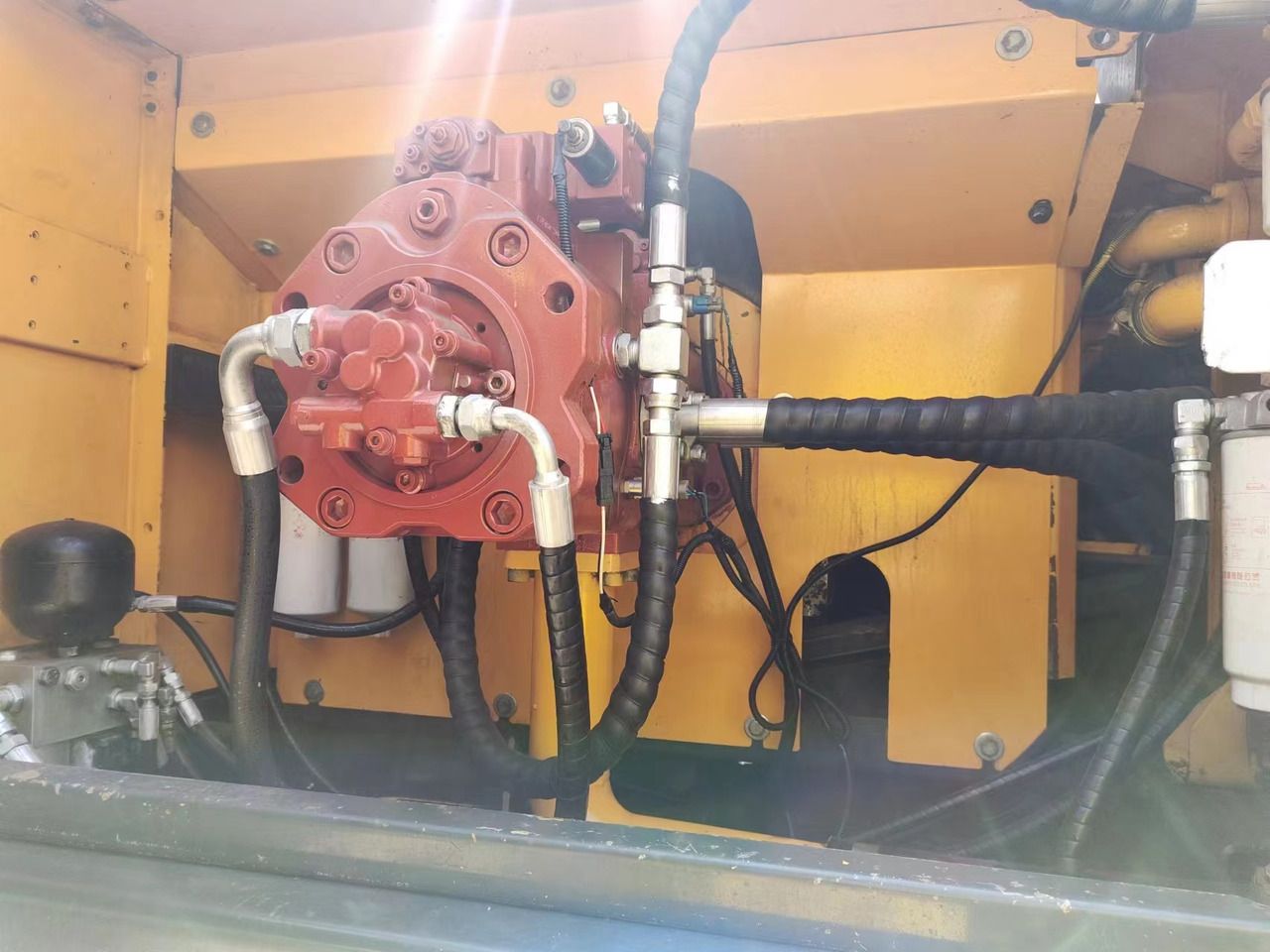 HYUNDAI R385LC-9T R305 R220 - Telakaivukone: kuva HYUNDAI R385LC-9T R305 R220 - Telakaivukone HYUNDAI R385LC-9T R305 R220 - Telakaivukone: kuva HYUNDAI R385LC-9T R305 R220 - Telakaivukone