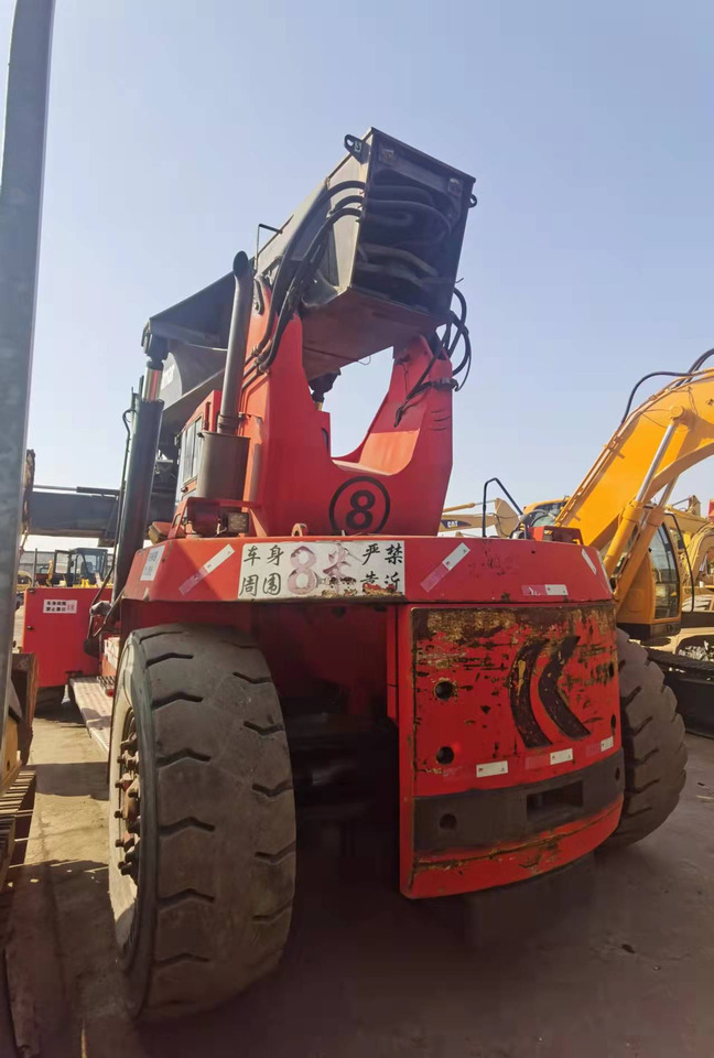 KALMAR DRF450 - Konttikurottajat: kuva KALMAR DRF450 - Konttikurottajat KALMAR DRF450 - Konttikurottajat: kuva KALMAR DRF450 - Konttikurottajat
