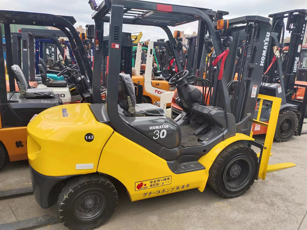 KOMATSU FD30 FD50 FD70 Japanese diesel forklift - Dieseltrukki: kuva KOMATSU FD30 FD50 FD70 Japanese diesel forklift - Dieseltrukki KOMATSU FD30 FD50 FD70 Japanese diesel forklift - Dieseltrukki: kuva KOMATSU FD30 FD50 FD70 Japanese diesel forklift - Dieseltrukki