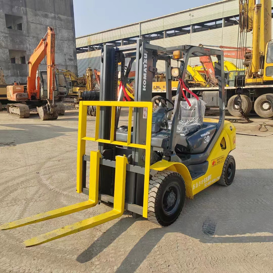 KOMATSU FD30 - Dieseltrukki: kuva KOMATSU FD30 - Dieseltrukki KOMATSU FD30 - Dieseltrukki: kuva KOMATSU FD30 - Dieseltrukki