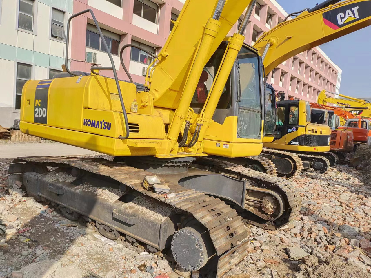 KOMATSU PC200-7 - Telakaivukone: kuva KOMATSU PC200-7 - Telakaivukone KOMATSU PC200-7 - Telakaivukone: kuva KOMATSU PC200-7 - Telakaivukone