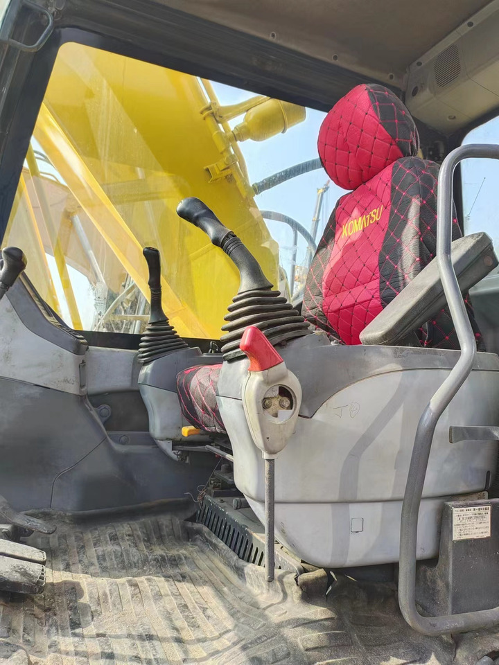 KOMATSU PC200-7 - Telakaivukone: kuva KOMATSU PC200-7 - Telakaivukone KOMATSU PC200-7 - Telakaivukone: kuva KOMATSU PC200-7 - Telakaivukone