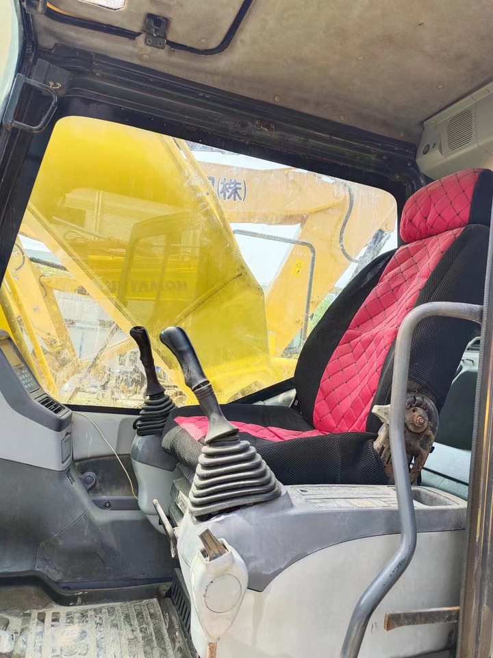 KOMATSU PC200-7 - Telakaivukone: kuva KOMATSU PC200-7 - Telakaivukone KOMATSU PC200-7 - Telakaivukone: kuva KOMATSU PC200-7 - Telakaivukone