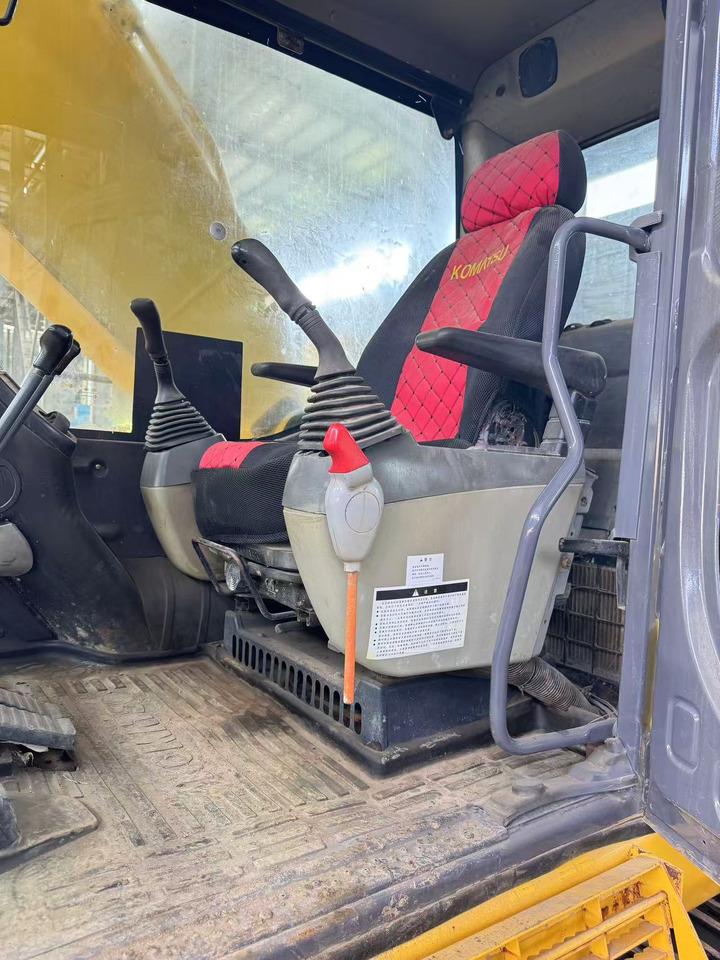 Telakaivukone KOMATSU PC200-8: kuva Telakaivukone KOMATSU PC200-8 Telakaivukone KOMATSU PC200-8: kuva Telakaivukone KOMATSU PC200-8