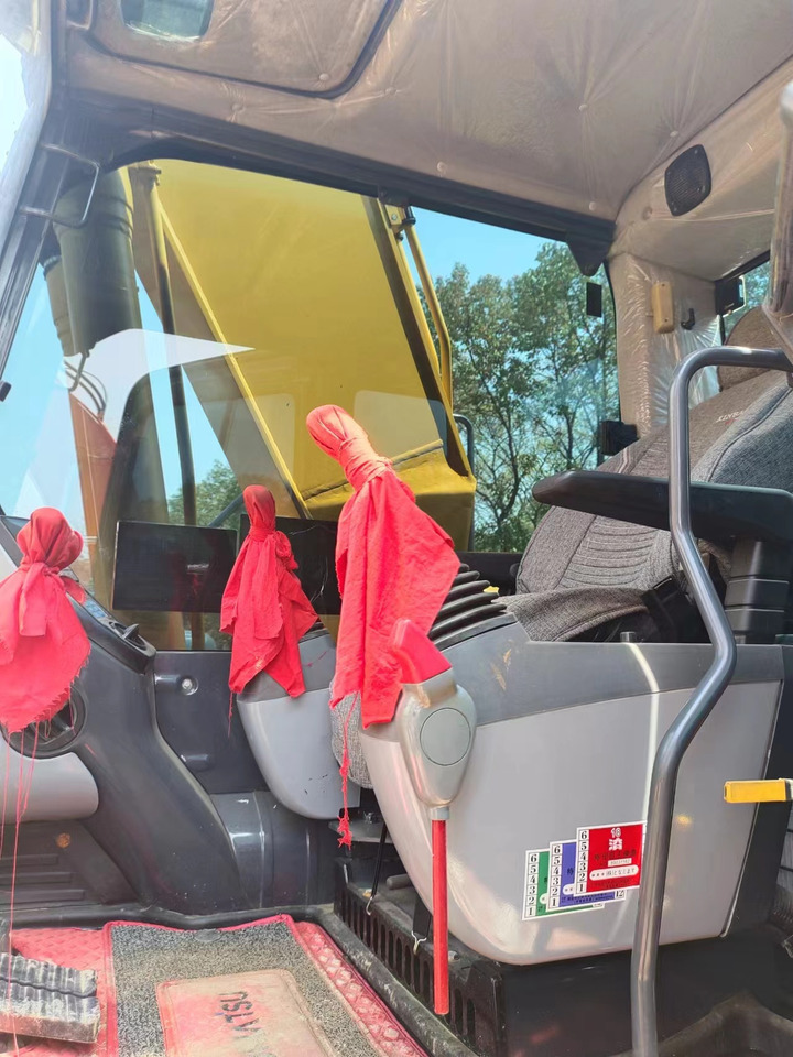 KOMATSU PC200-8 - Telakaivukone: kuva KOMATSU PC200-8 - Telakaivukone KOMATSU PC200-8 - Telakaivukone: kuva KOMATSU PC200-8 - Telakaivukone