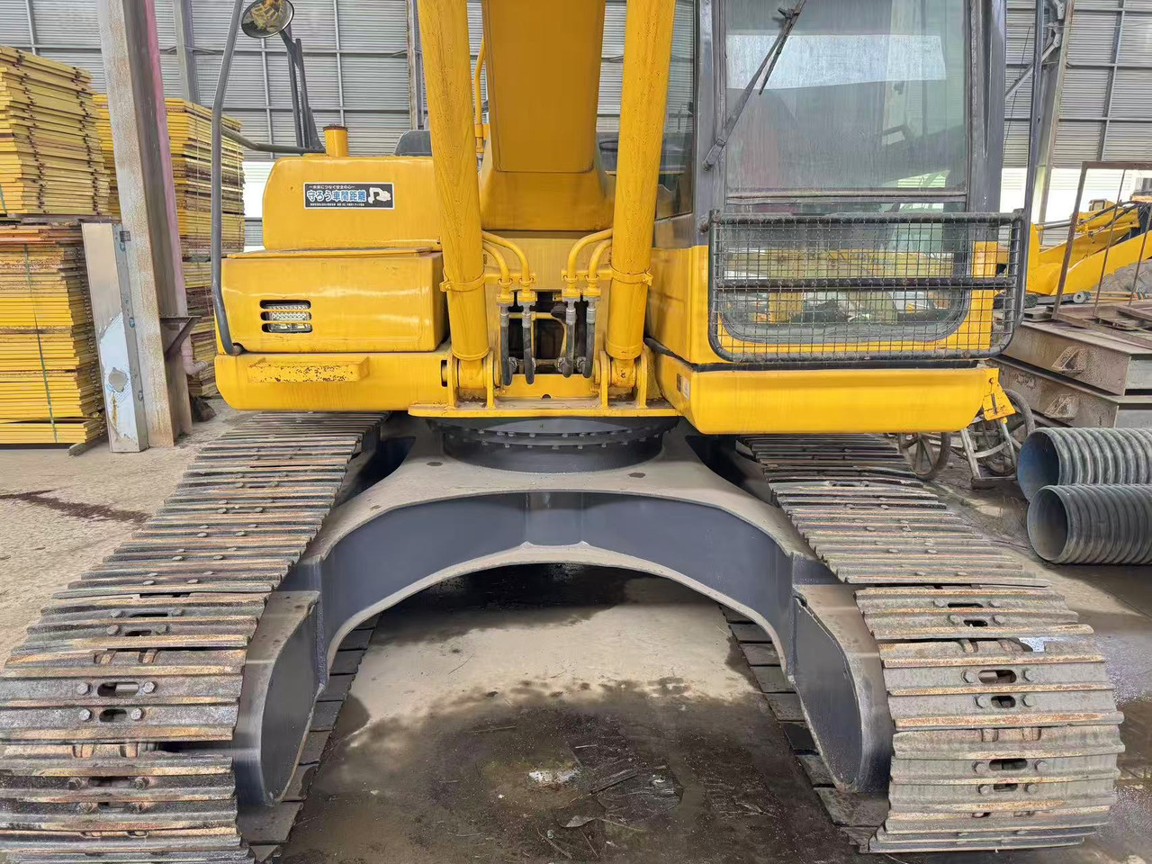 KOMATSU PC200-8 - Telakaivukone: kuva KOMATSU PC200-8 - Telakaivukone KOMATSU PC200-8 - Telakaivukone: kuva KOMATSU PC200-8 - Telakaivukone