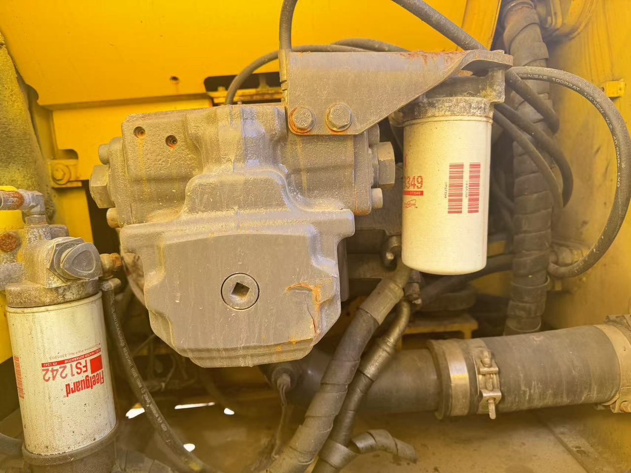 Telakaivukone KOMATSU PC200-8: kuva Telakaivukone KOMATSU PC200-8 Telakaivukone KOMATSU PC200-8: kuva Telakaivukone KOMATSU PC200-8