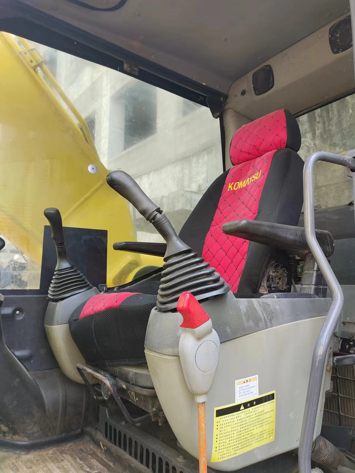 KOMATSU PC200-8 PC200-7 PC220-7 - Telakaivukone: kuva KOMATSU PC200-8 PC200-7 PC220-7 - Telakaivukone KOMATSU PC200-8 PC200-7 PC220-7 - Telakaivukone: kuva KOMATSU PC200-8 PC200-7 PC220-7 - Telakaivukone