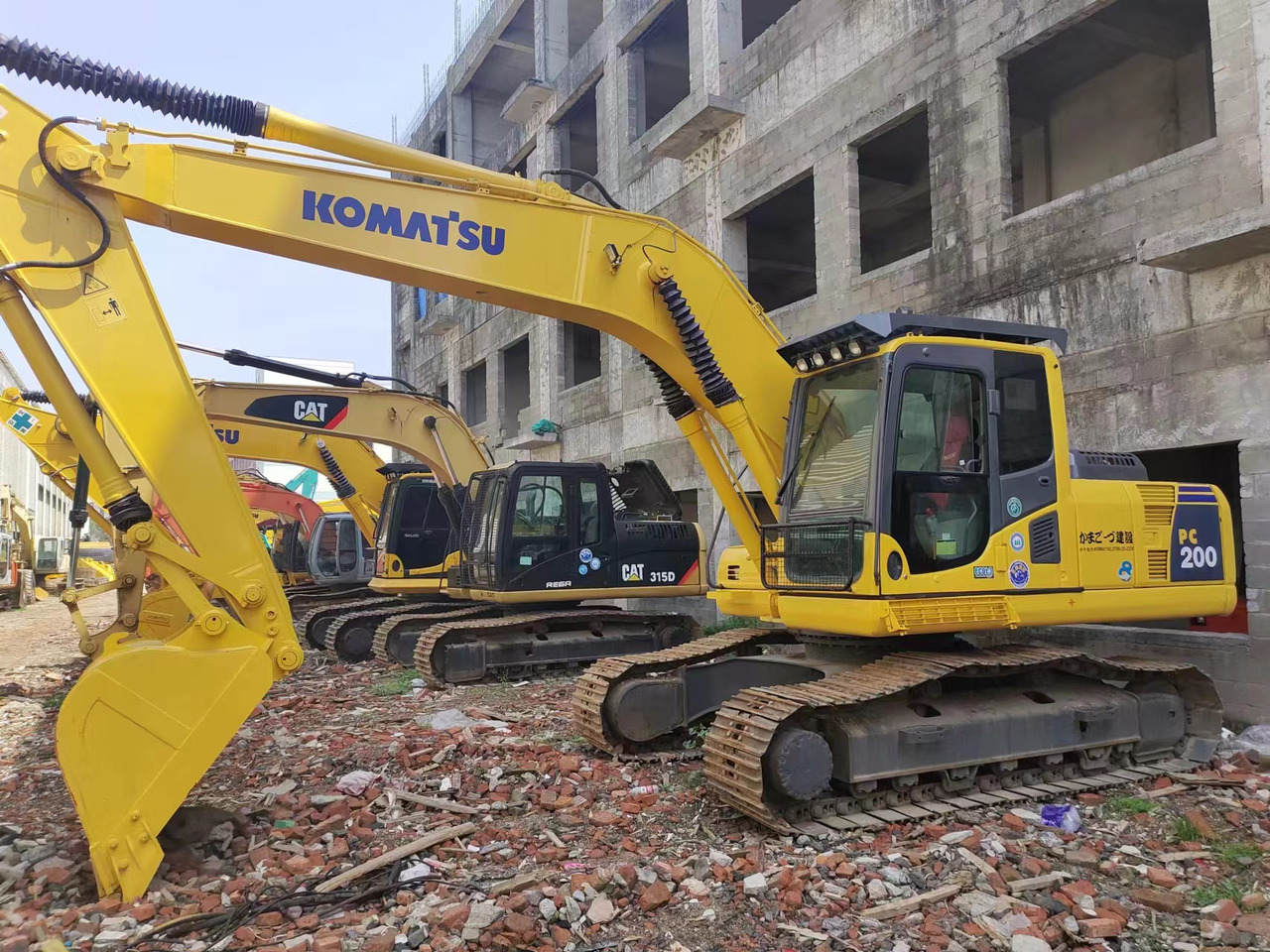 KOMATSU PC200-8 PC200-7 PC220-7 - Telakaivukone: kuva KOMATSU PC200-8 PC200-7 PC220-7 - Telakaivukone KOMATSU PC200-8 PC200-7 PC220-7 - Telakaivukone: kuva KOMATSU PC200-8 PC200-7 PC220-7 - Telakaivukone