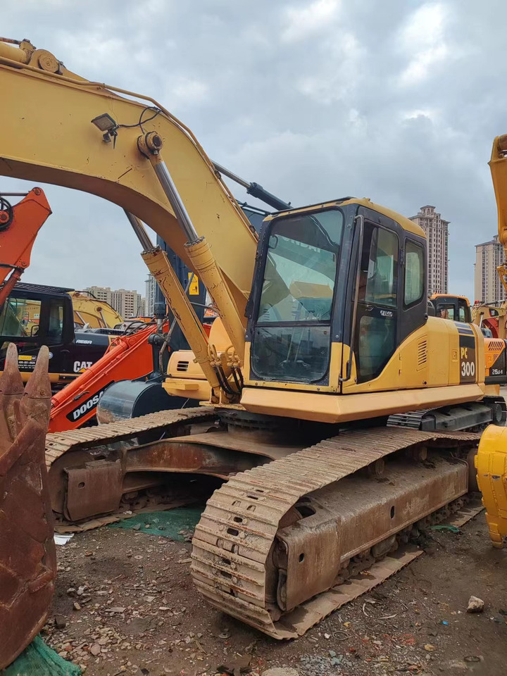 KOMATSU PC300-7 - Telakaivukone: kuva KOMATSU PC300-7 - Telakaivukone KOMATSU PC300-7 - Telakaivukone: kuva KOMATSU PC300-7 - Telakaivukone