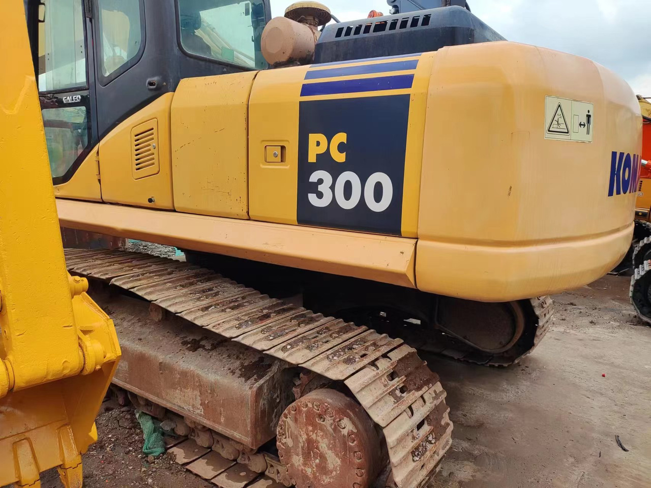 KOMATSU PC300-7 - Telakaivukone: kuva KOMATSU PC300-7 - Telakaivukone KOMATSU PC300-7 - Telakaivukone: kuva KOMATSU PC300-7 - Telakaivukone