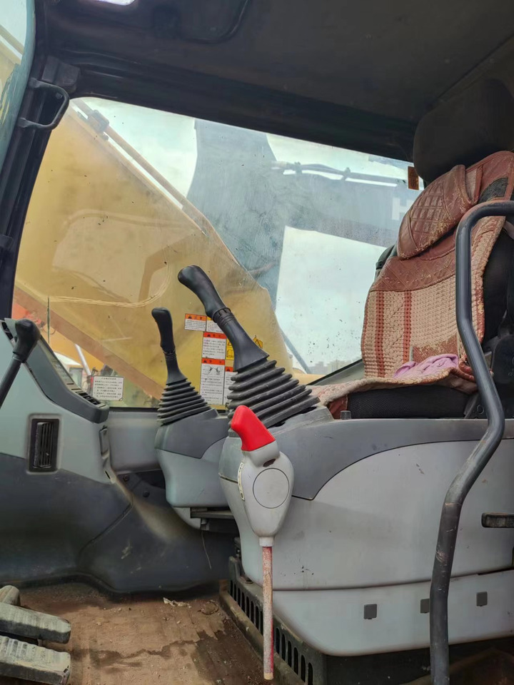 KOMATSU PC300-7 - Telakaivukone: kuva KOMATSU PC300-7 - Telakaivukone KOMATSU PC300-7 - Telakaivukone: kuva KOMATSU PC300-7 - Telakaivukone