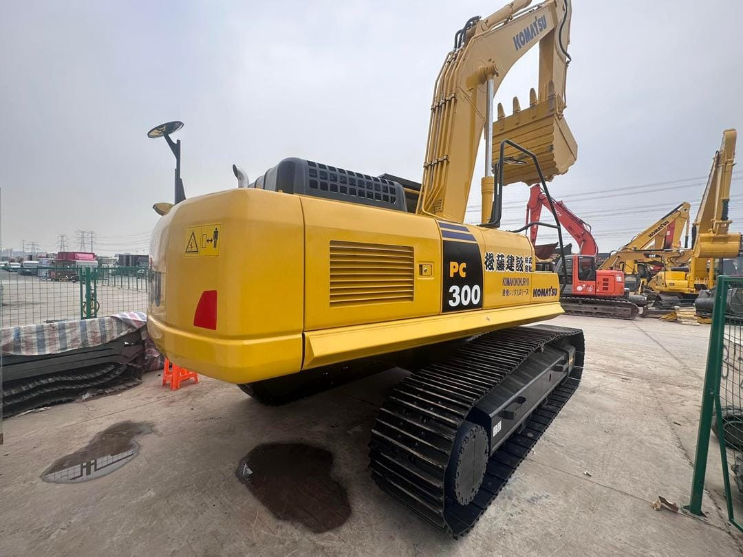 KOMATSU PC300-8 - Telakaivukone: kuva KOMATSU PC300-8 - Telakaivukone KOMATSU PC300-8 - Telakaivukone: kuva KOMATSU PC300-8 - Telakaivukone