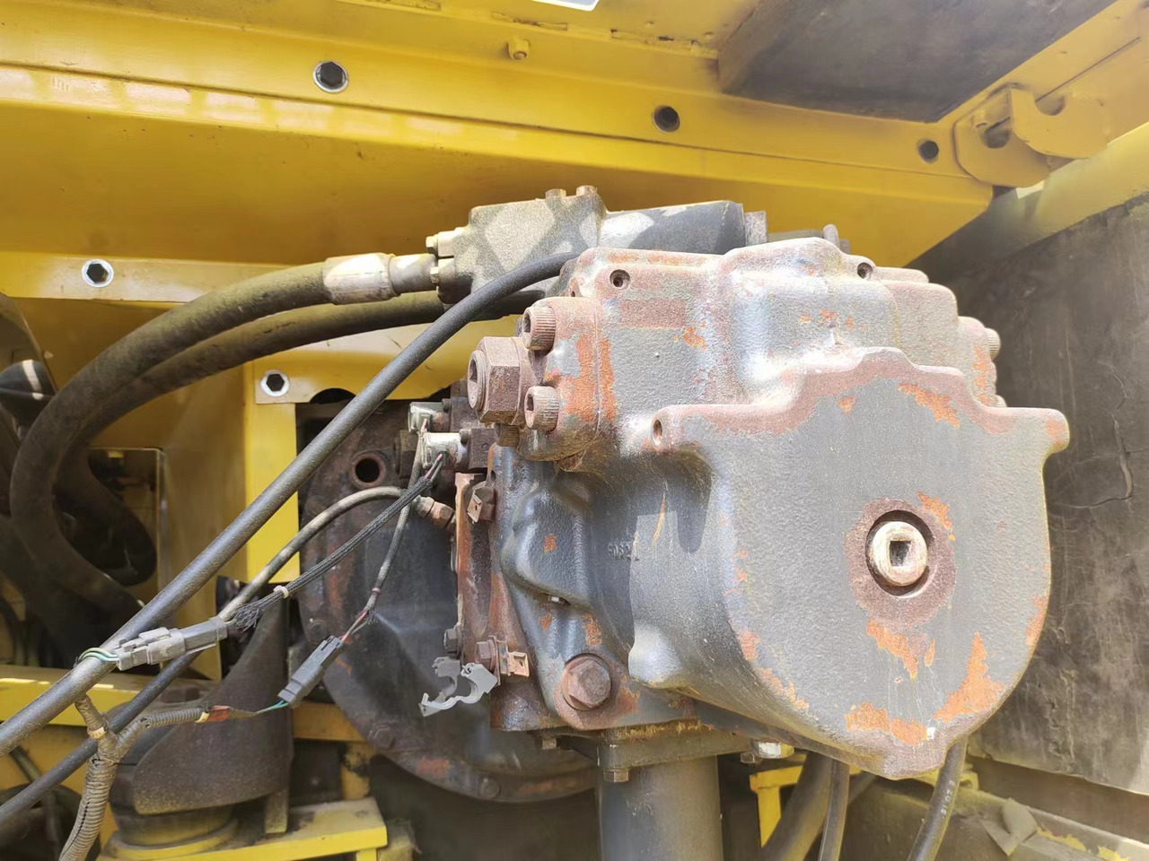 KOMATSU PC400-8R - Telakaivukone: kuva KOMATSU PC400-8R - Telakaivukone KOMATSU PC400-8R - Telakaivukone: kuva KOMATSU PC400-8R - Telakaivukone