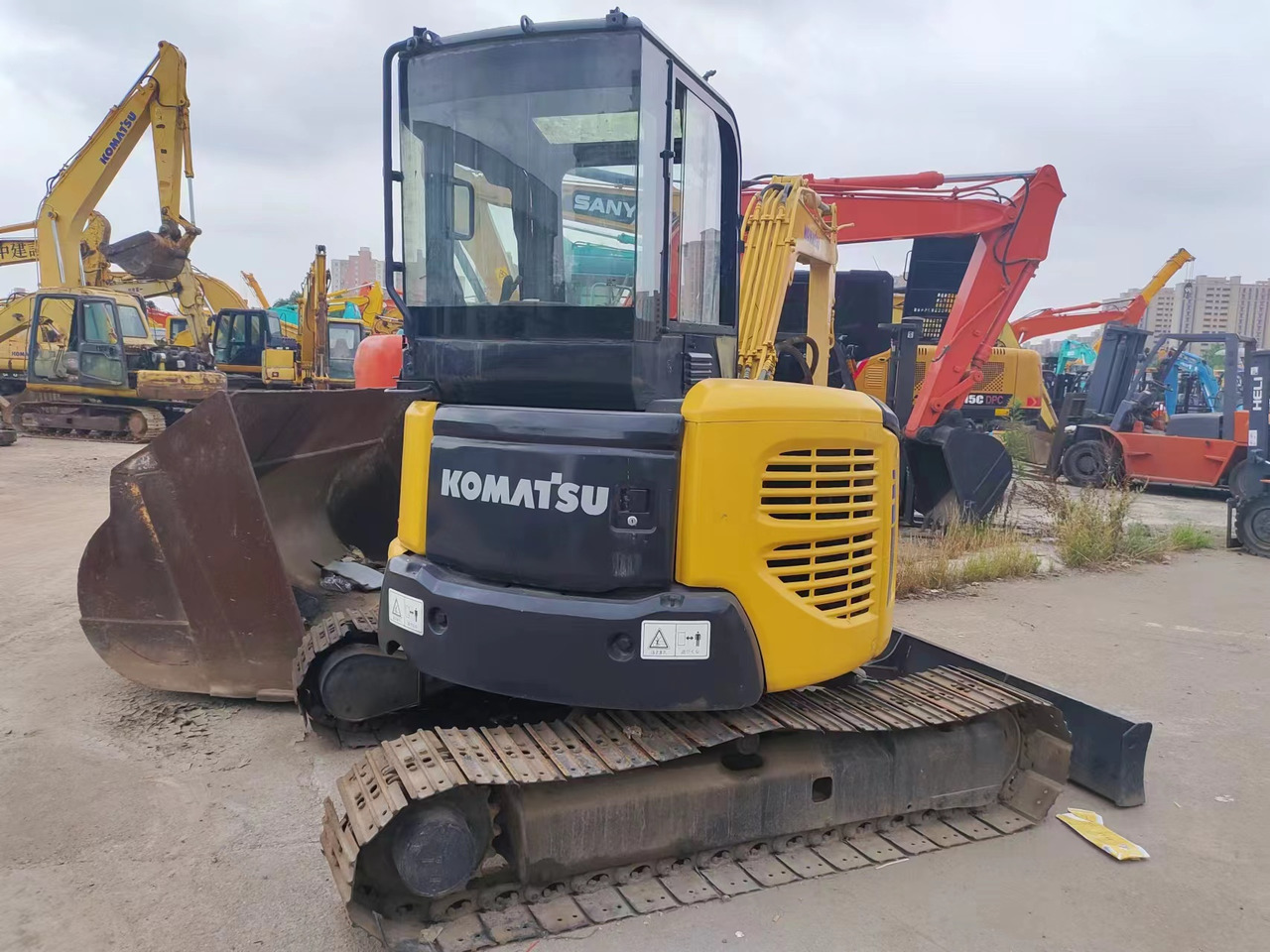 KOMATSU PC40MR - Minikuormaaja: kuva KOMATSU PC40MR - Minikuormaaja KOMATSU PC40MR - Minikuormaaja: kuva KOMATSU PC40MR - Minikuormaaja