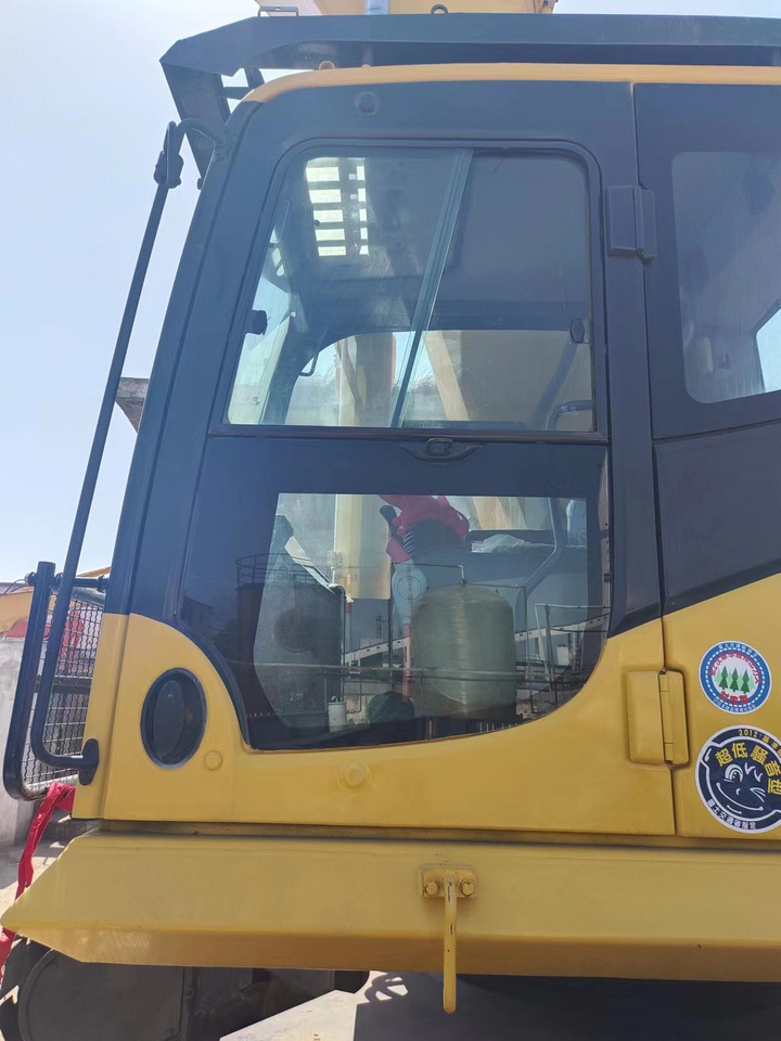 KOMATSU PC450-8 - Telakaivukone: kuva KOMATSU PC450-8 - Telakaivukone KOMATSU PC450-8 - Telakaivukone: kuva KOMATSU PC450-8 - Telakaivukone