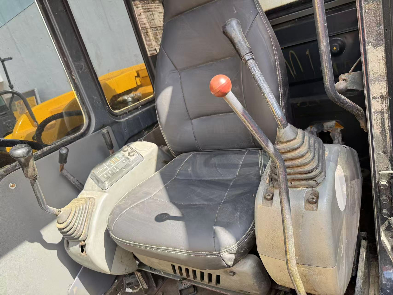 KOMATSU PC60-7 - Minikuormaaja: kuva KOMATSU PC60-7 - Minikuormaaja KOMATSU PC60-7 - Minikuormaaja: kuva KOMATSU PC60-7 - Minikuormaaja